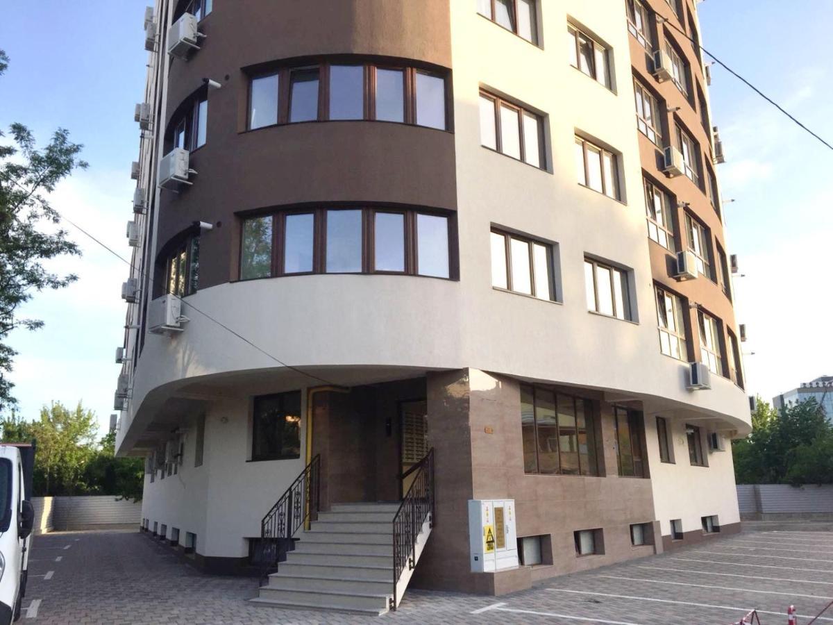 Elyse Comfortable Apartment Close To Palas Mall Iasi Exterior photo